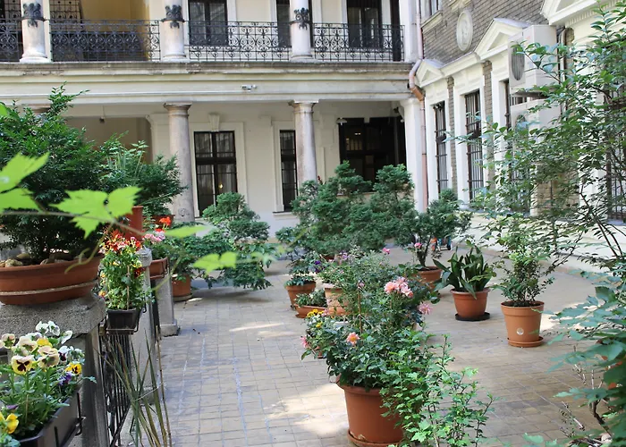 Omega Guesthouse BudapestAlbergo